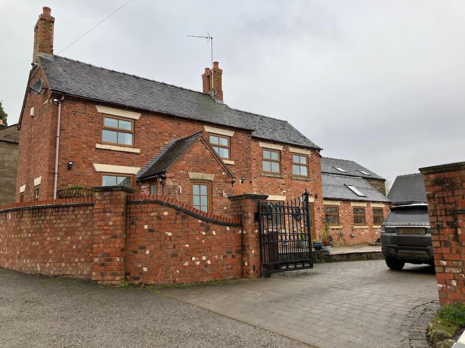 Woodbine Cottage-Part Of Alton Cottages Exteriör bild